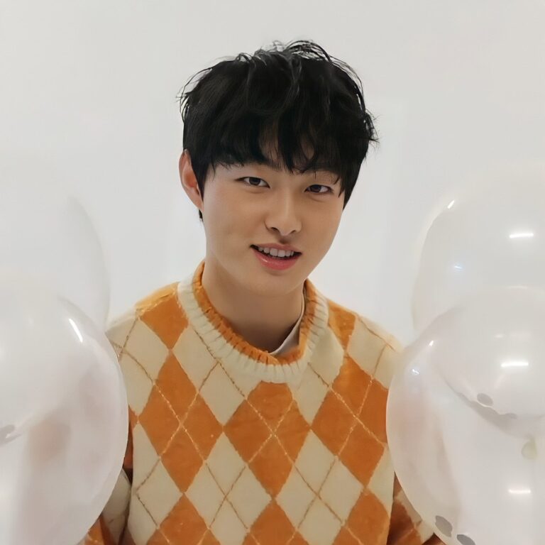 Yoon Chan-young — #31 Los Hombres más guapos de Corea del Sur