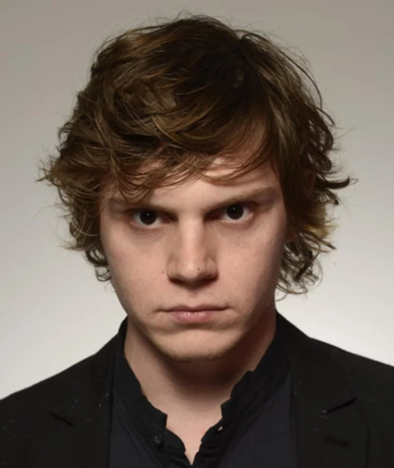 Evan Peters — #16 Los actores más guapos de Hollywood