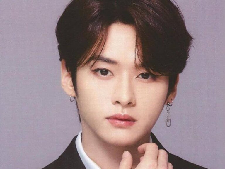Lee Know — #10 Los Hombres más guapos de Corea del Sur