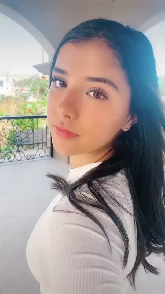 Sandyurtu — #12 Las mexicanas más hermosas en Instagram