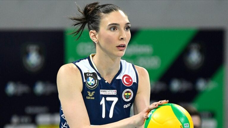 Naz Aydemir — #39 Jugadoras de voleibol más hermosas