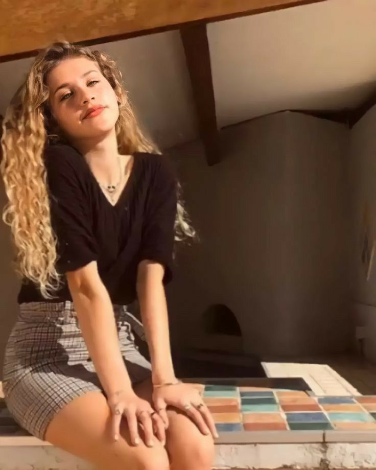 Lou Jean — #22 Las mujeres más hermosas de Francia