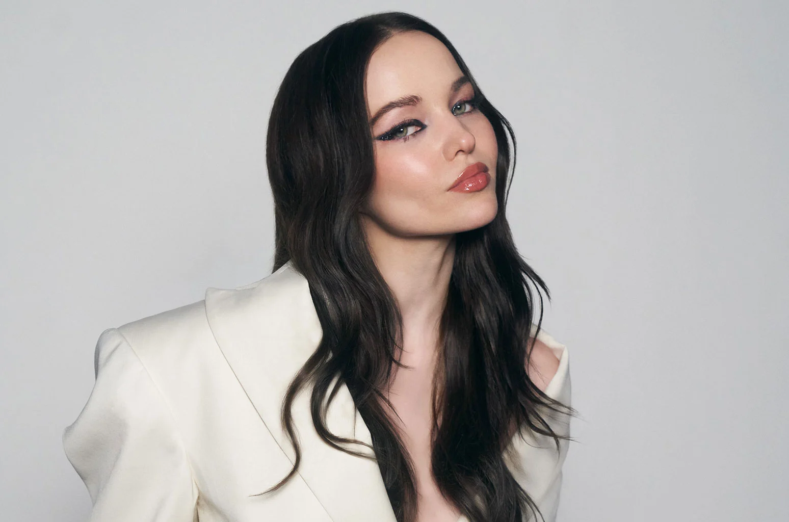 Dove Cameron — #20 Las actrices jóvenes más hermosas del mundo (menos de 30 años)
