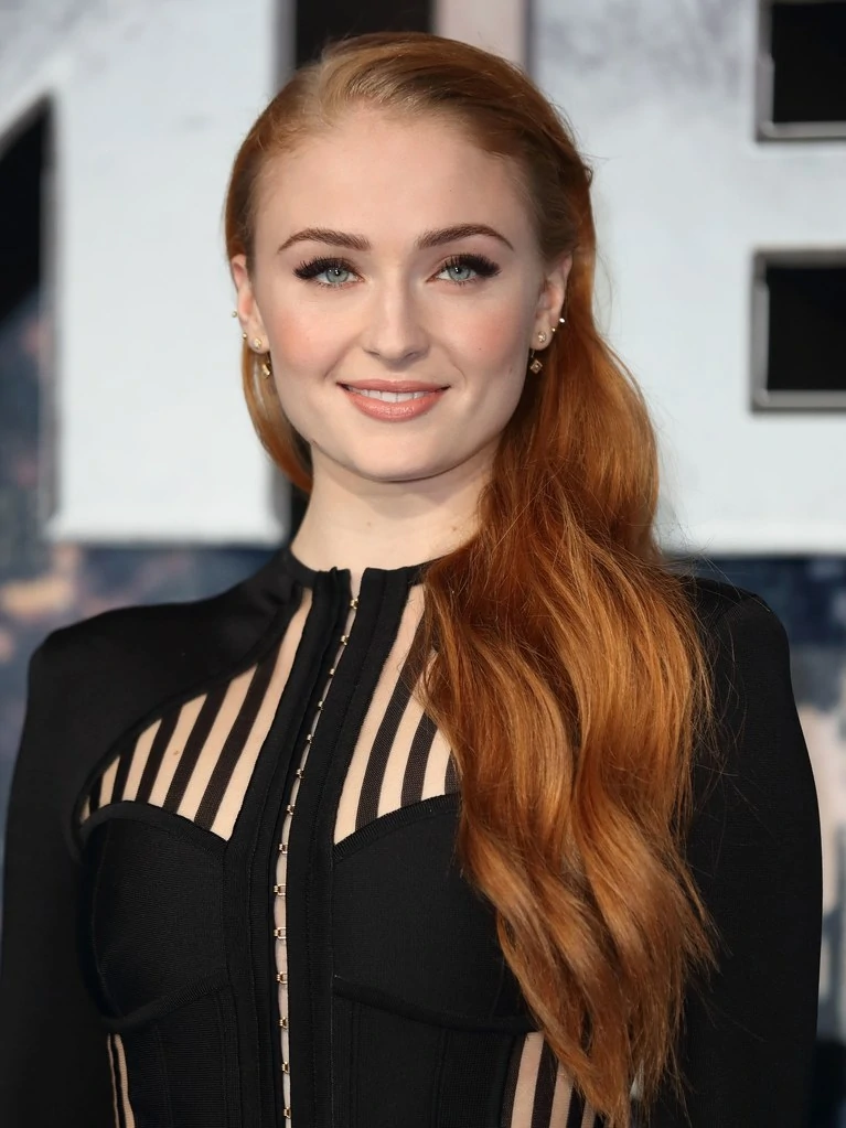 Sophie Turner — #10 Las actrices pelirrojas más hermosas de Hollywood