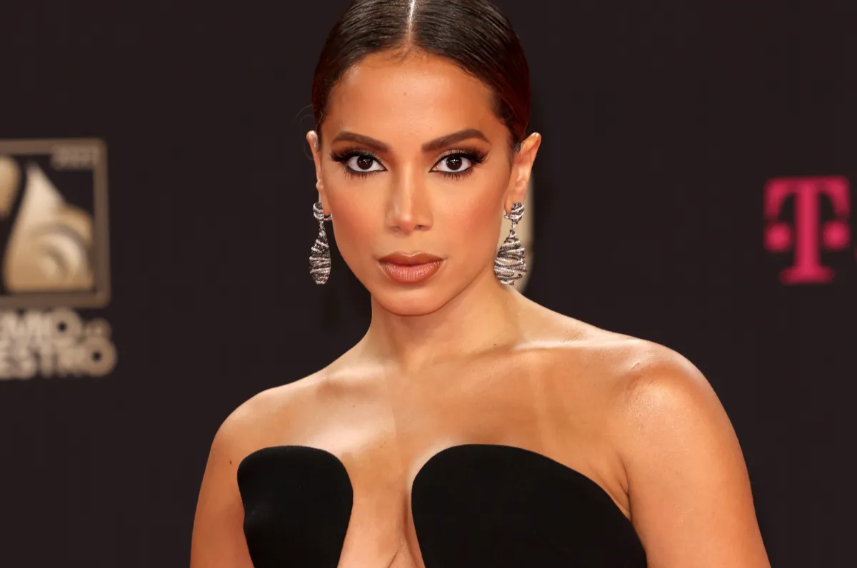 Anitta — #6 Las mujeres más hermosas de Brasil