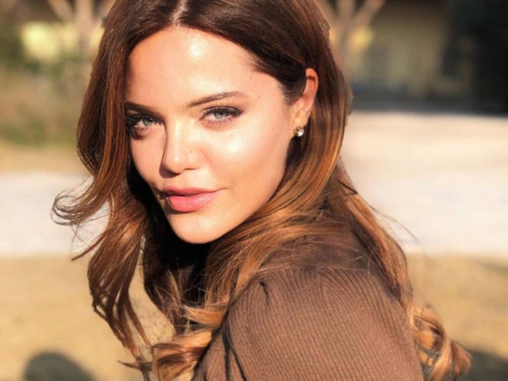 Hilal Altınbilek — #20 Las mujeres más hermosas de Turquía