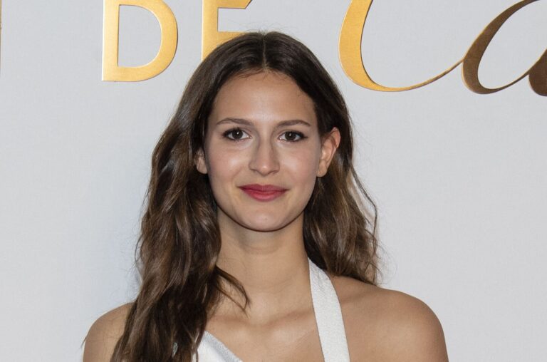 Jeanne Cadieu — #30 Las mujeres más hermosas de Francia