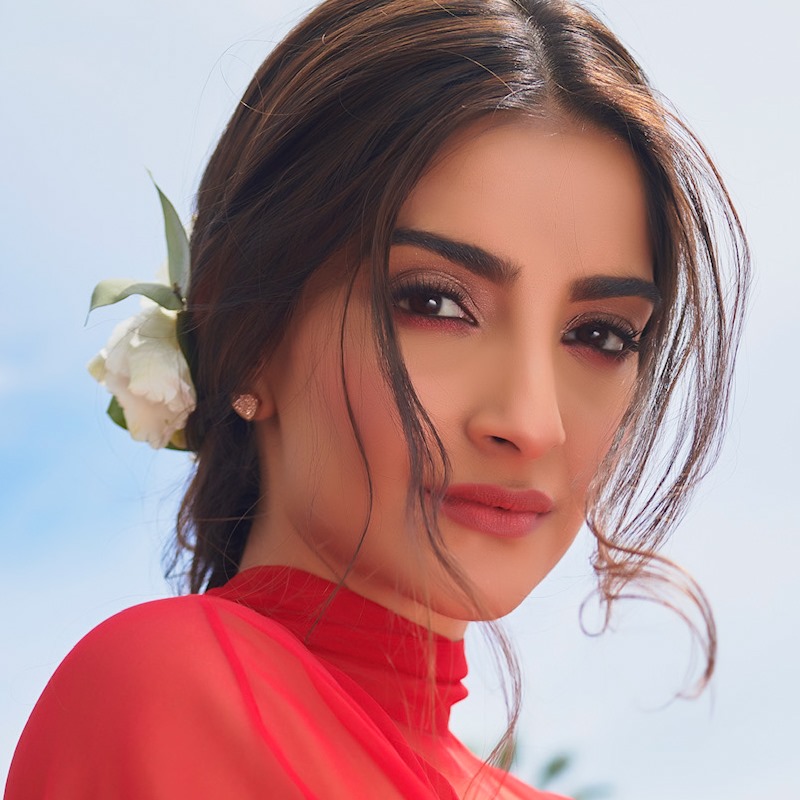 Sonam Kapoor — #5 Las mujeres más hermosas nacidas un 9 de junio