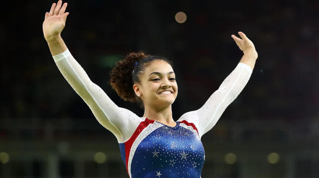 Laurie Hernandez — #7 Las mujeres más hermosas nacidas un 9 de junio