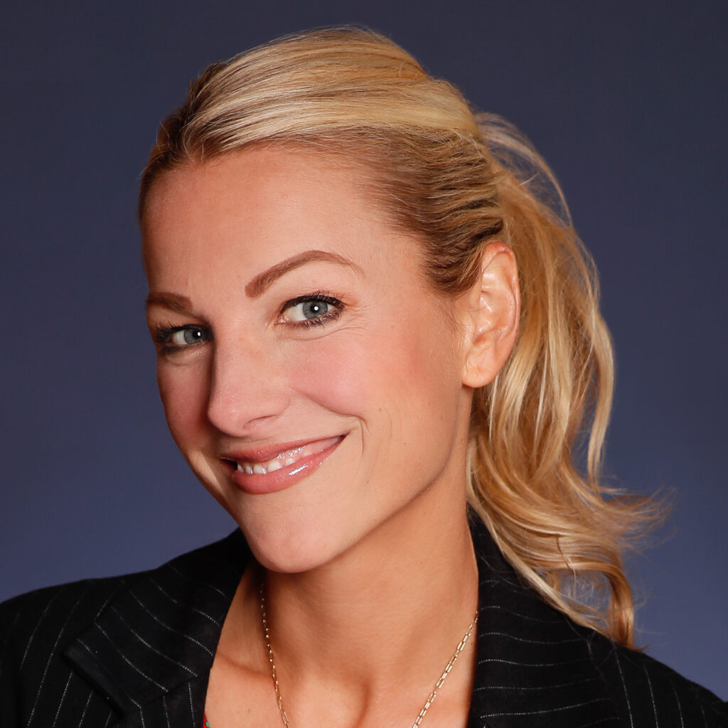 Lindsay Czarniak — #18 The Most Beautiful Sports Presenters in the United States