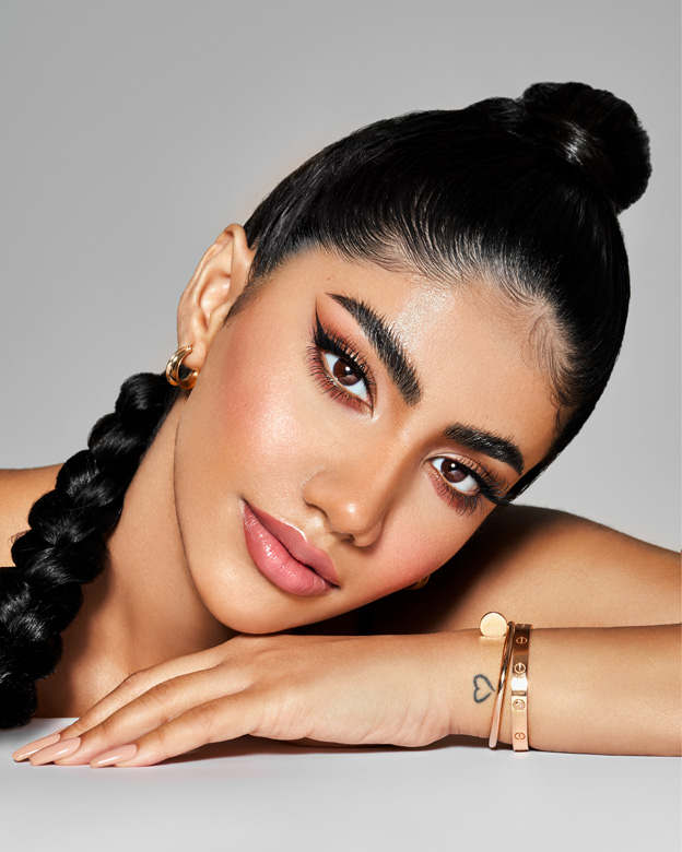 Noor Stars — #5 Las mujeres más hermosas nacidas un 21 de junio