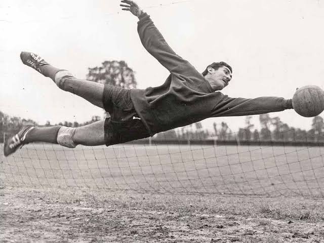 Antonio Carbajal — #5 Mejores jugadores mexicanos de la historia del fútbol